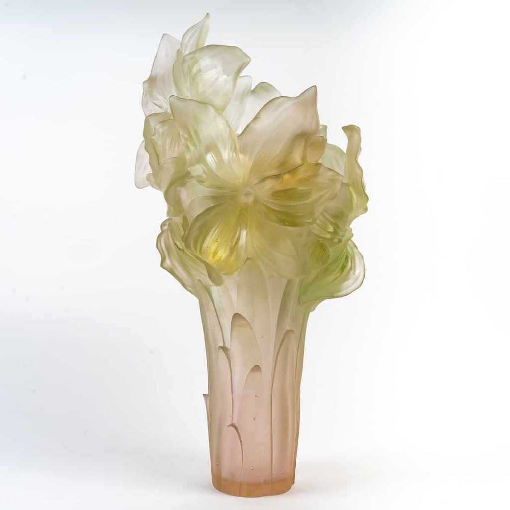Vase Magnum « Amaryllis » pâte de cristal de DAUM FRANCE | Biron Vase Magnum "Amaryllis" pâte de cristal de DAUM FRANCE