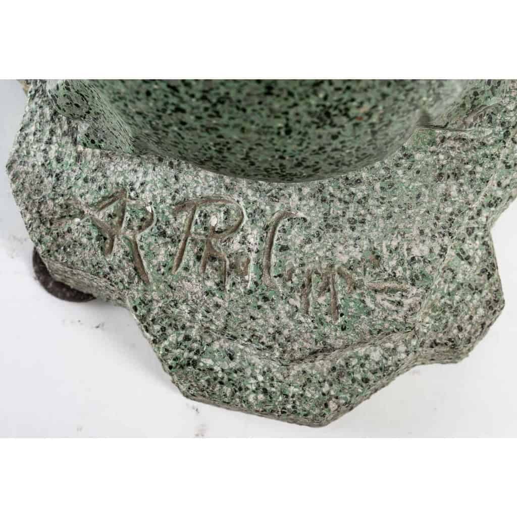 Ours polaire, Sculpture en granit Art déco signée Abel René Philippe | Biron Ours polaire, Sculpture en granit Art déco signée Abel René Philippe