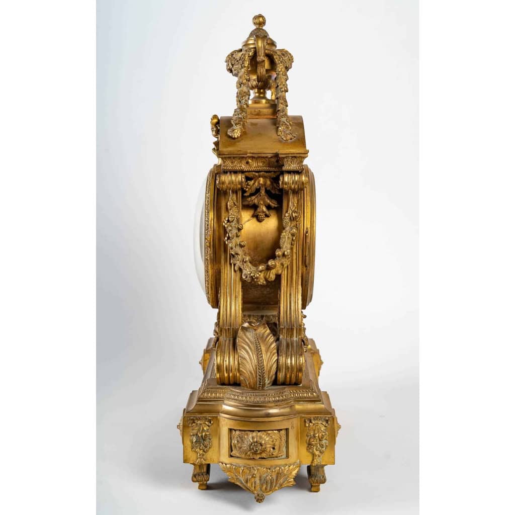 Pendule de style Louis XVI, XIXème siècle | Biron Pendule de style Louis XVI, XIXème siècle