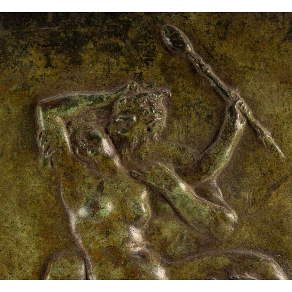 Belle plaque en bronze patiné représentant des faunes signés Clodion, XIXème siècle | Biron Belle plaque en bronze patiné représentant des faunes signés Clodion, XIXème siècle