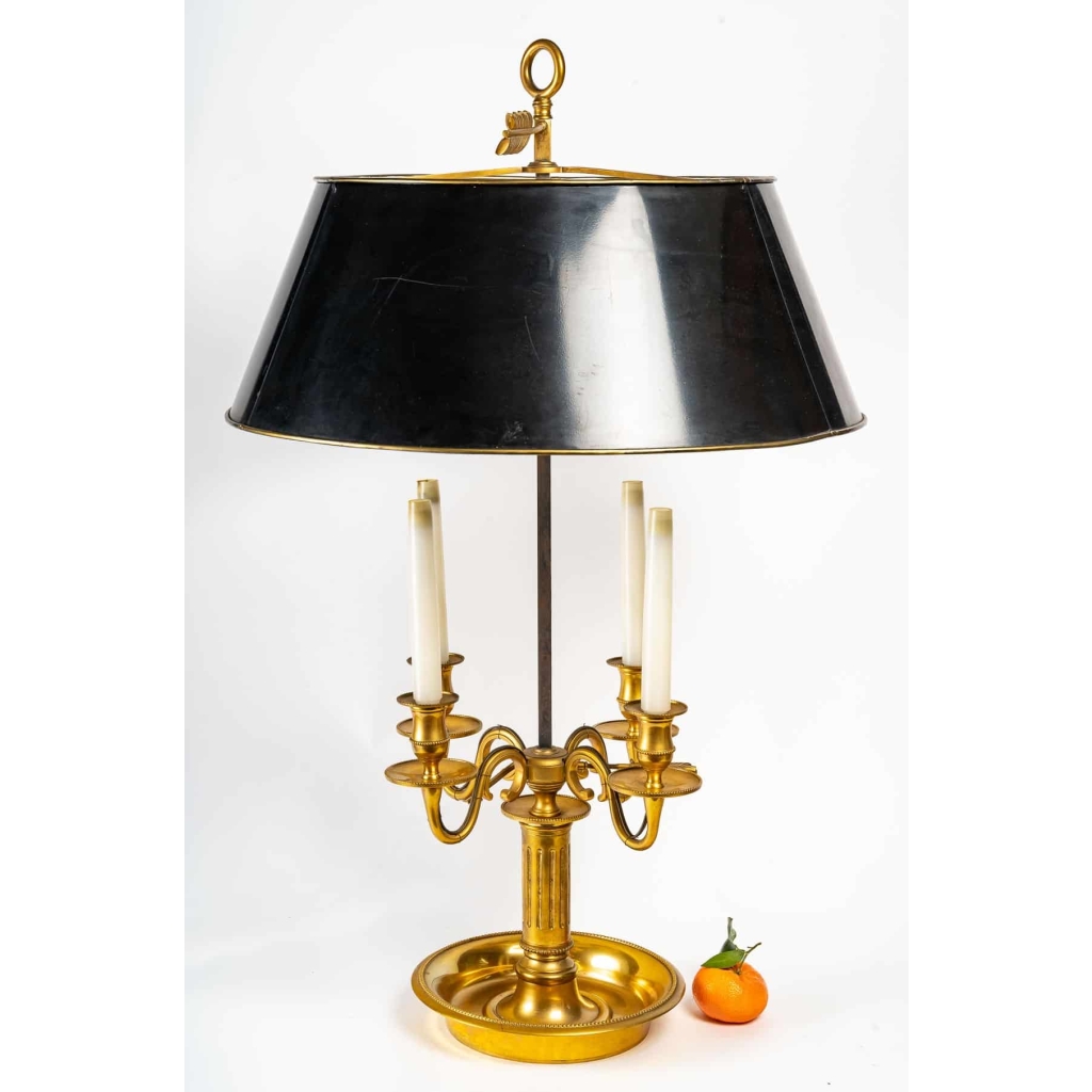 Grande Lampe Bouillotte en bronze doré Louis XVI. Circa 1920. | Biron ||||||
