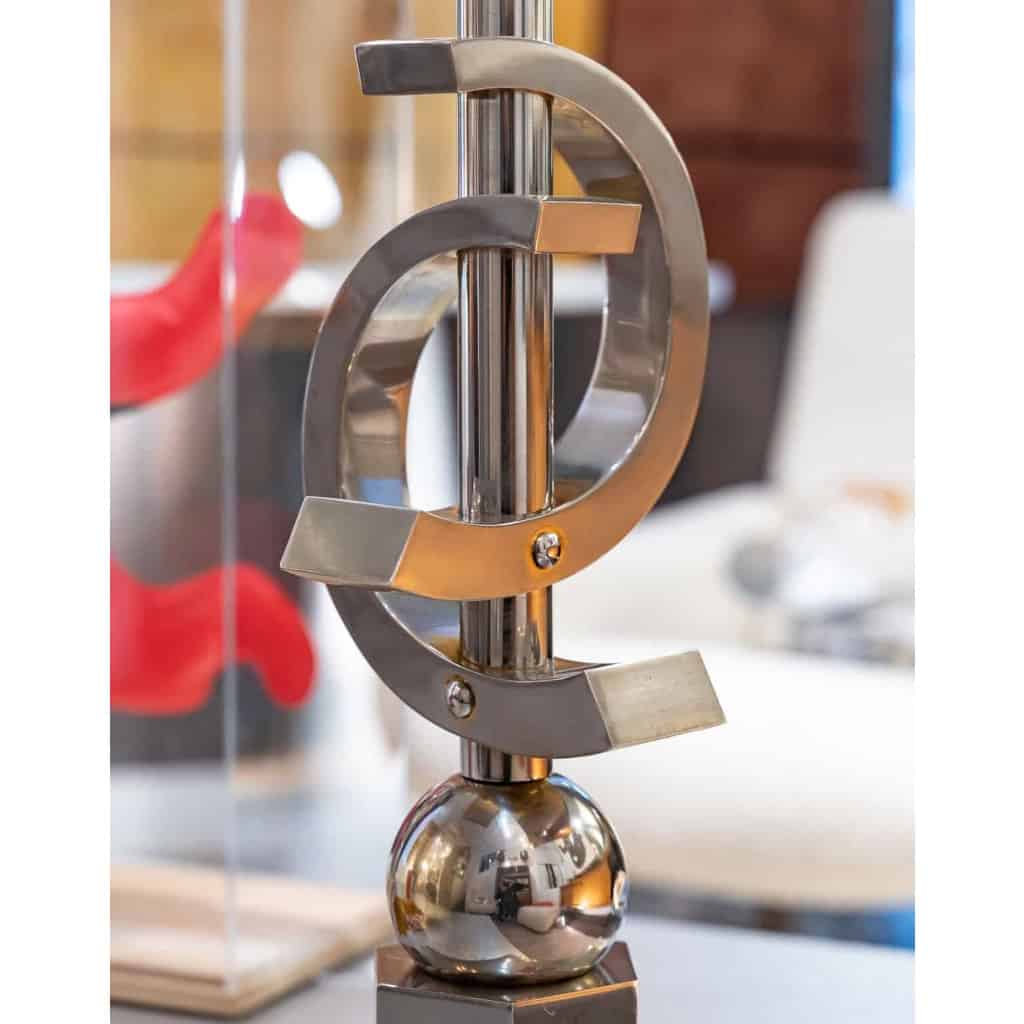 Lampe en métal chromé, XXe siècle | Biron Lampe en métal chromé, XXe siècle