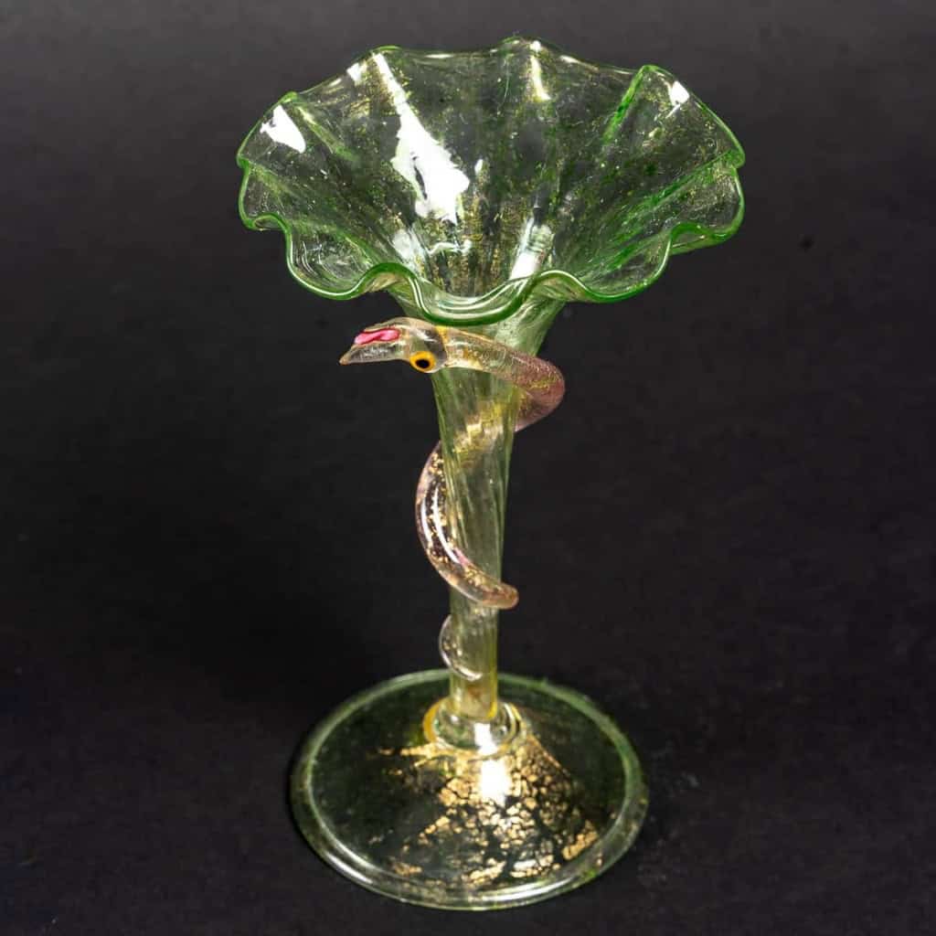 Vase tulipe vert au serpent rose de Salviati | Biron Vase tulipe vert au serpent rose de Salviati