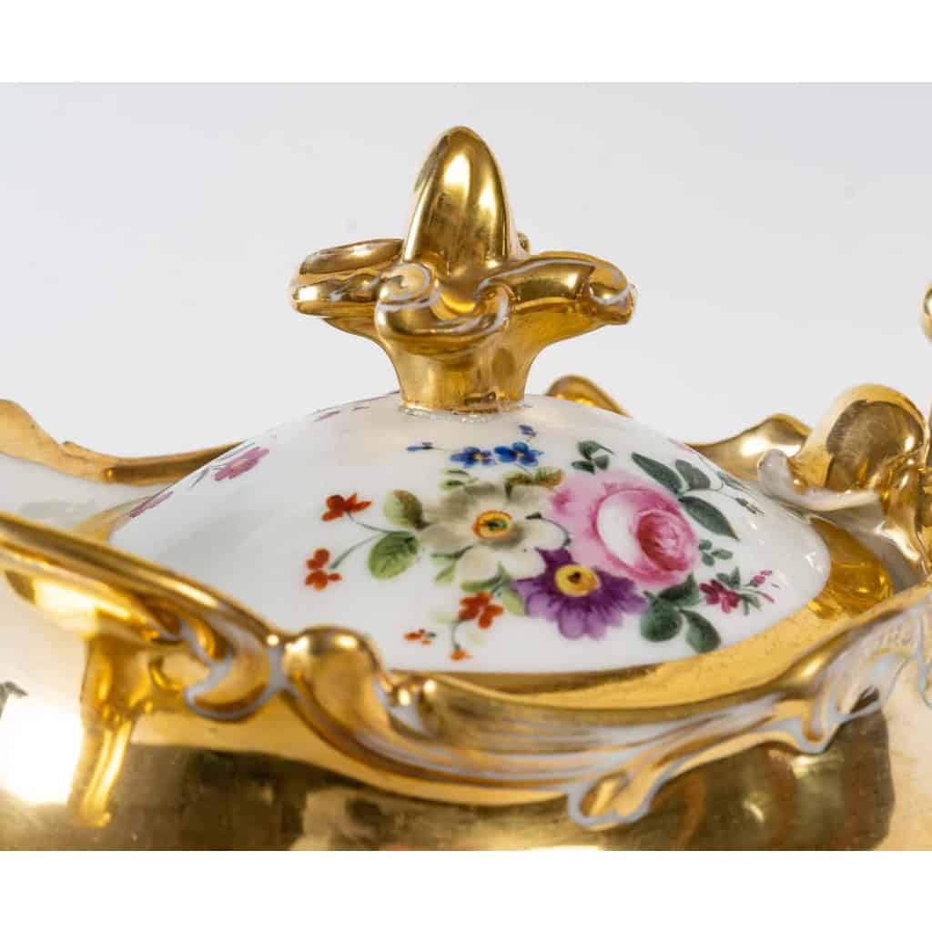 Théière en porcelaine de Paris, XIXème siècle | Biron Théière en porcelaine de Paris, XIXème siècle