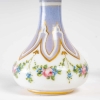 Paire de Flacons en Opaline Peinte et Dorée, Epoque Napoléon III | Biron Paire de Flacons en Opaline Peinte et Dorée, Epoque Napoléon III