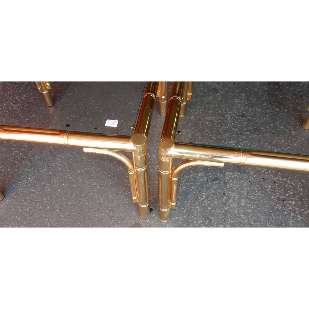 1970′ Paire de Tables ou Bouts de Canapés Style Maison Jansen Décor Bambou en Métal Doré