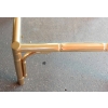1970′ Paire de Tables ou Bouts de Canapés Style Maison Jansen Décor Bambou en Métal Doré