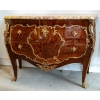 Chardonnay , Ebéniste- Commode De Style Régence Marquetée De Gerbes Fleuries.circa 1890. | Biron Chardonnay , Ebéniste- Commode De Style Régence Marquetée De Gerbes Fleuries.circa 1890.