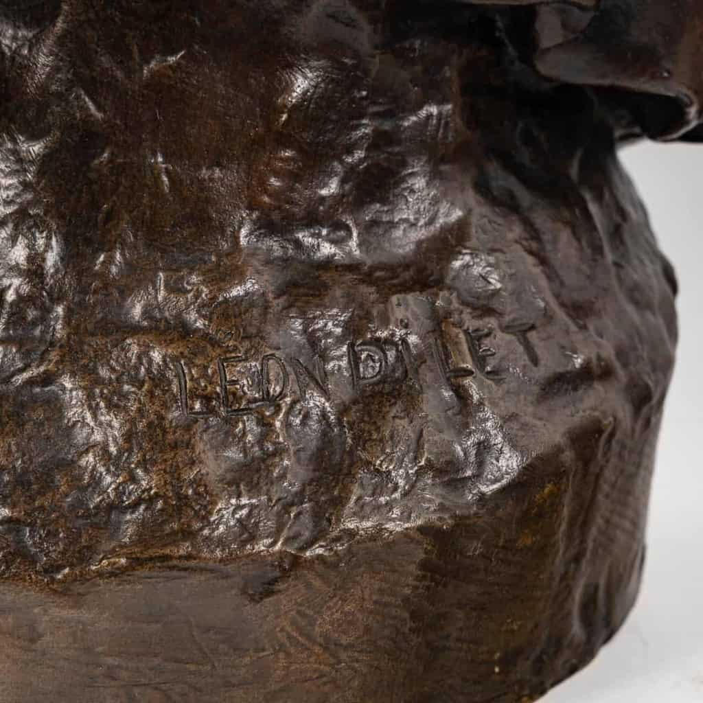 Bronze « Femme assise sur un rocher », XIXème siècle | Biron Bronze "Femme assise sur un rocher", XIXème siècle
