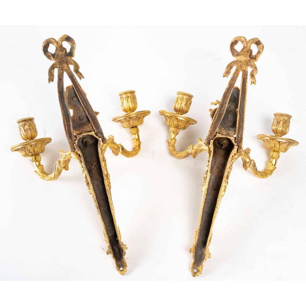 Paire d’appliques d’époque Louis XVI (1774 – 1793). | Biron Paire d'appliques d'époque Louis XVI (1774 - 1793).