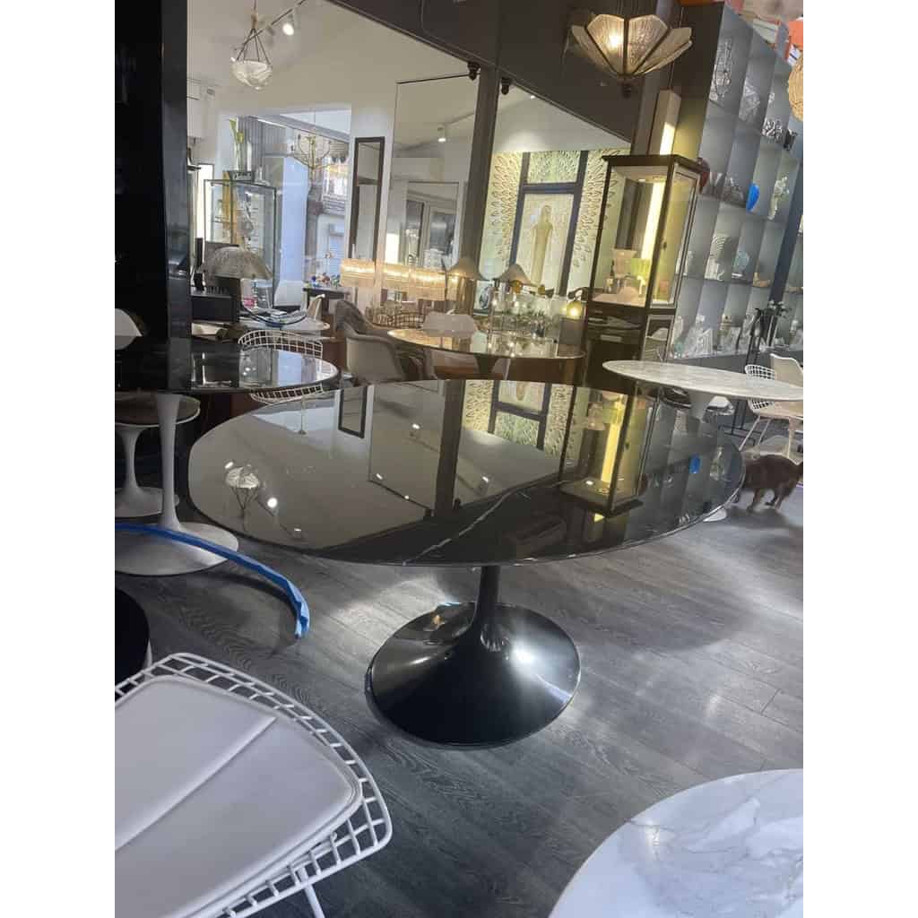 Saarinen & Knoll International: "Tulip" table, marquina marble and black rilsan