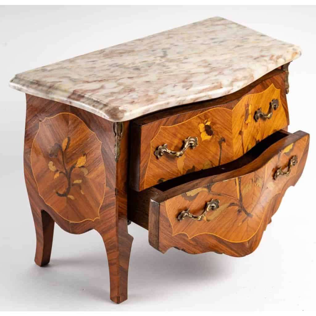 Miniature une commode coffret à bijoux fin XIXème siècle | Biron Miniature une commode coffret à bijoux fin XIXème siècle