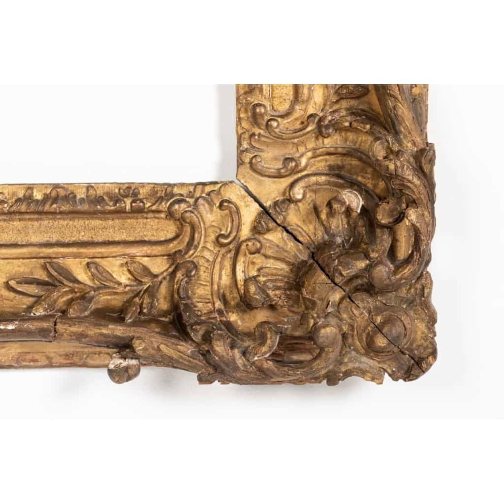 Cadre En Bois Doré Sculpté d’époque Louis XV | Biron Cadre En Bois Doré Sculpté d'époque Louis XV