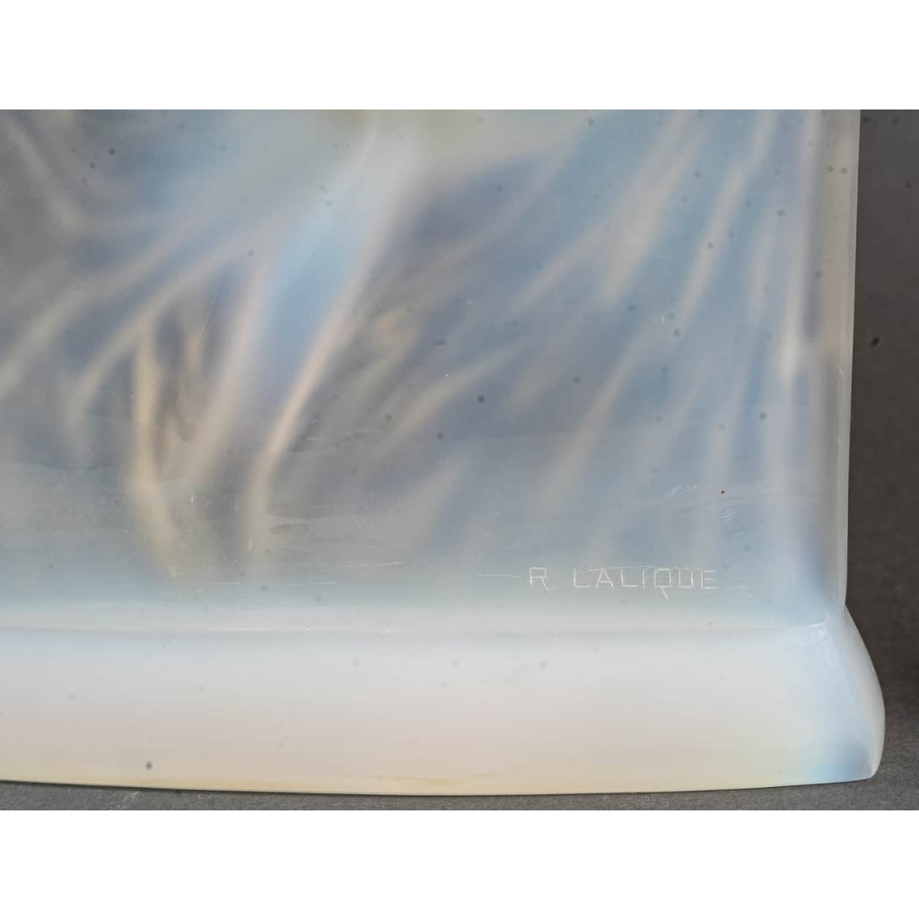 René Lalique (1860-1945): « Suzanne » statuette en verre opalescent | Biron René Lalique (1860-1945): "Suzanne" statuette en verre opalescent