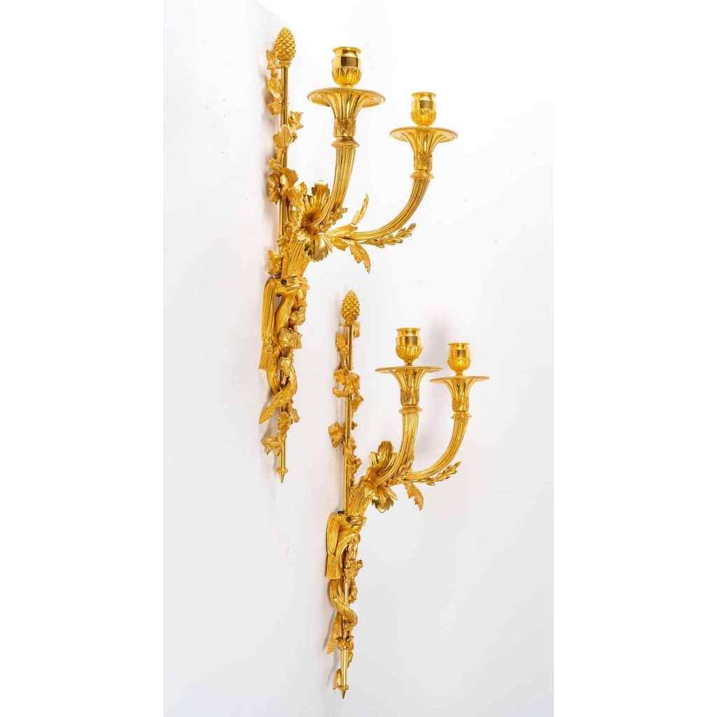 Paire d’appliques d’époque Louis XVI (1774 – 1793). | Biron Paire d'appliques d'époque Louis XVI (1774 - 1793).