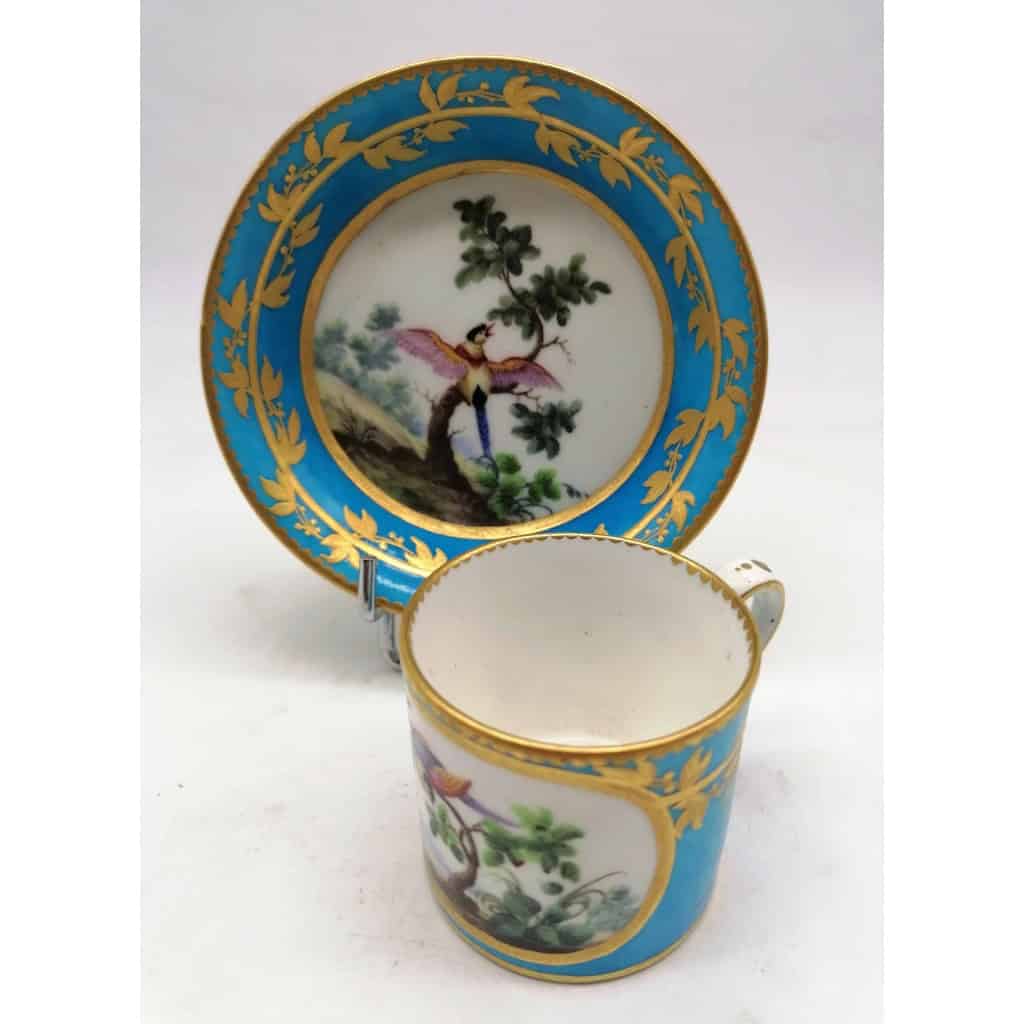Tasse Mignonette Bleue En Pâte Tendre De Sèvres XVIIIème | Biron Tasse Mignonette Bleue En Pâte Tendre De Sèvres XVIIIème