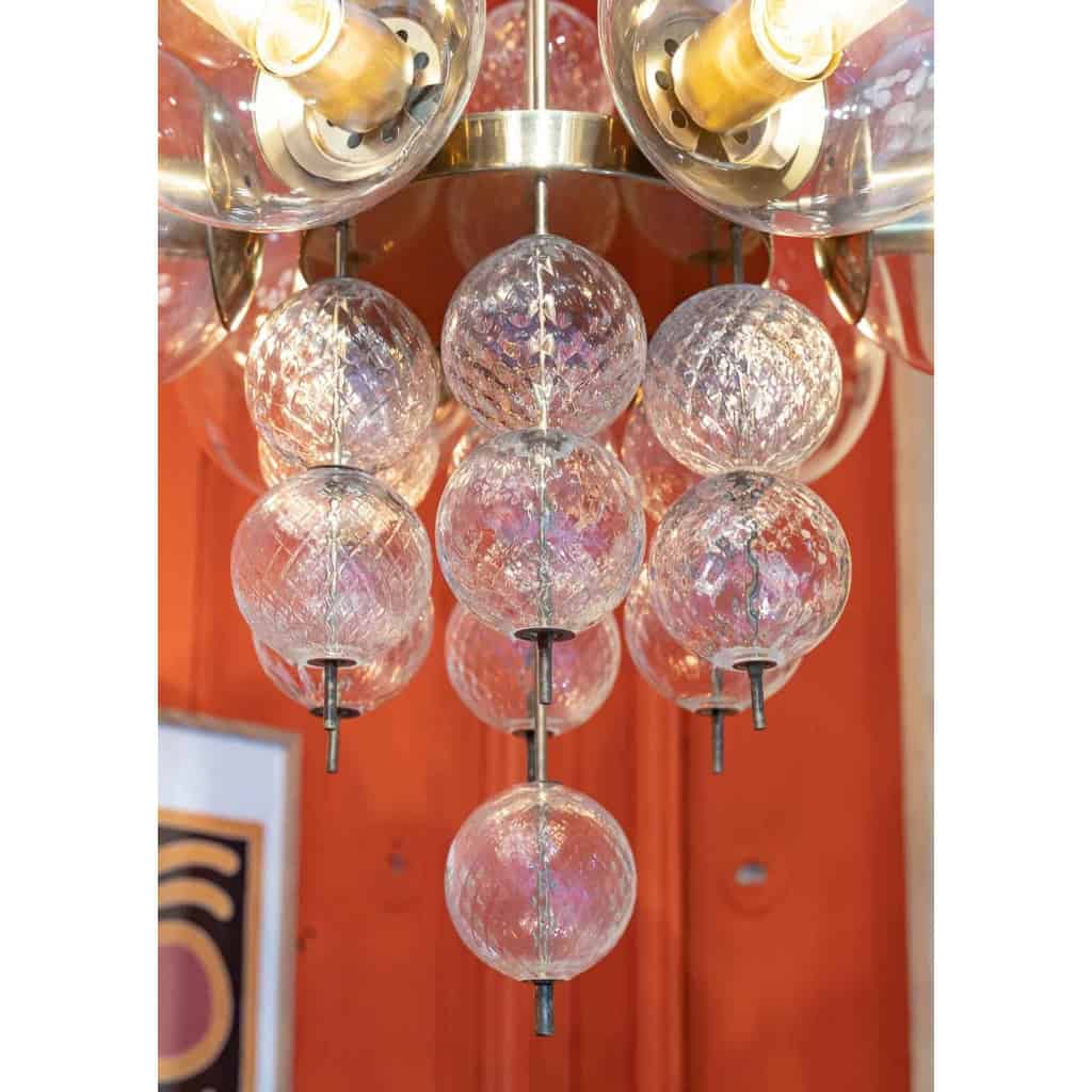 Lustre, ou suspension, en laiton doré et verre soufflé, années 1970 | Biron Lustre, ou suspension, en laiton doré et verre soufflé, années 1970