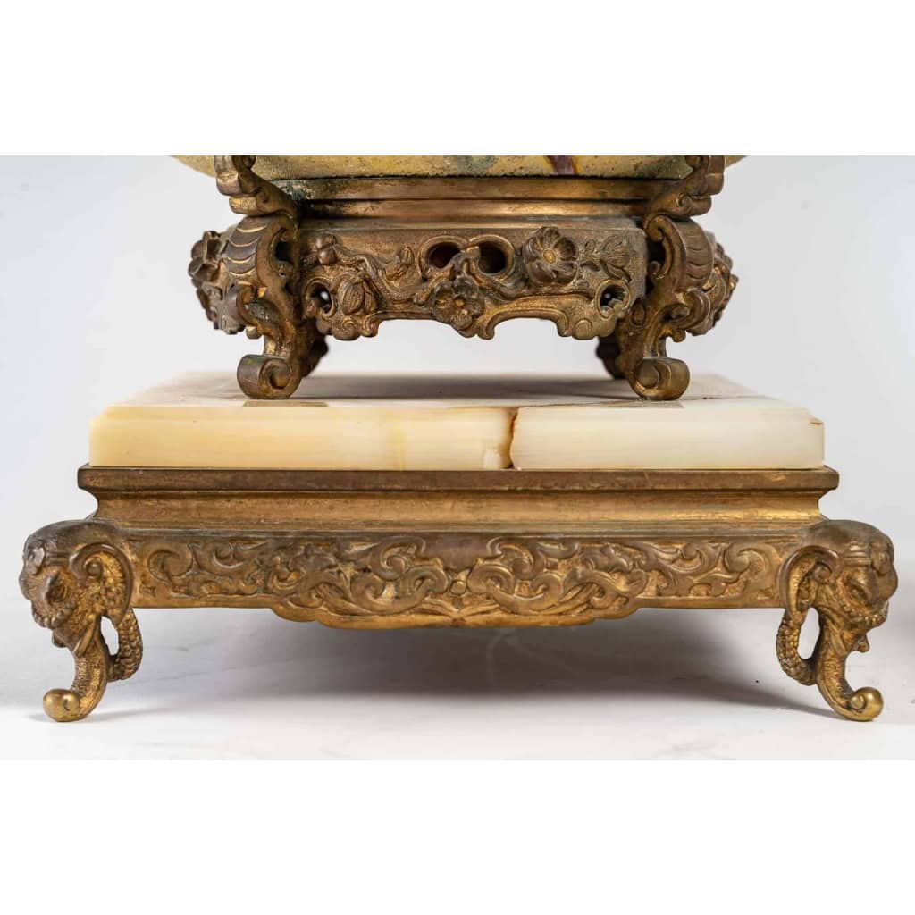 Paire en porcelaine émaillée et bronze, XIXème siècle, Napoléon III | Biron Paire en porcelaine émaillée et bronze, XIXème siècle, Napoléon III