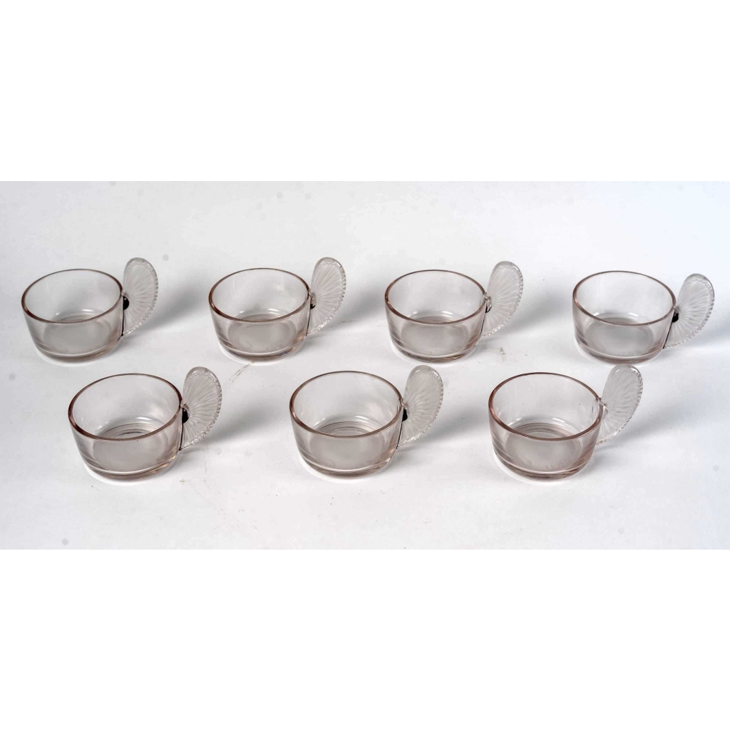 Service de 7 Tasses « Eventail » en verre blanc de René LALIQUE | Biron |||||||