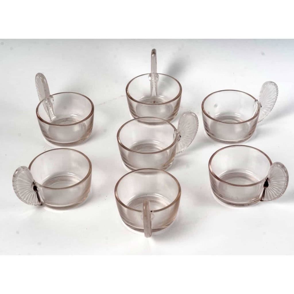 Service de 7 Tasses « Eventail » en verre blanc de René LALIQUE | Biron Service de 7 Tasses "Eventail" en verre blanc de René LALIQUE