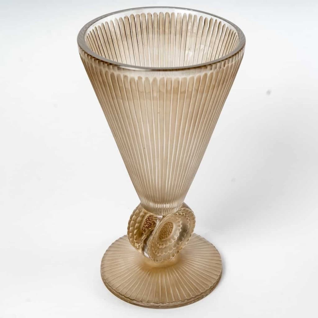 Vase « Pavot » verre blanc patiné sépia de René LALIQUE | Biron Vase "Pavot" verre blanc patiné sépia de René LALIQUE