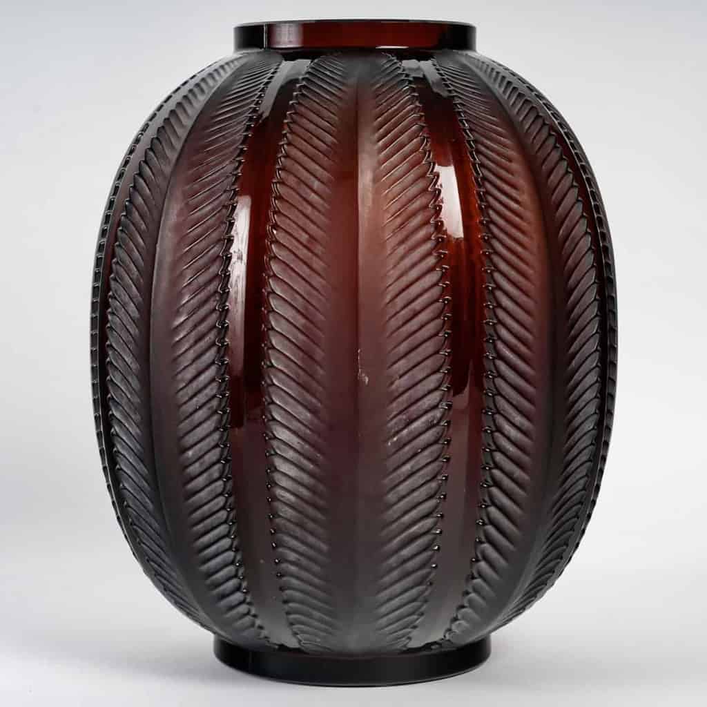 Vase « Biskra » verre ambre foncé patiné blanc de René LALIQUE | Biron |||||||