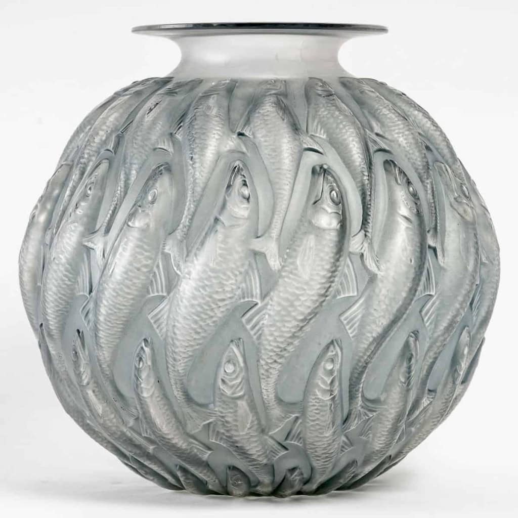 Vase « Marisa » verre blanc patiné bleu de René LALIQUE | Biron |||||||