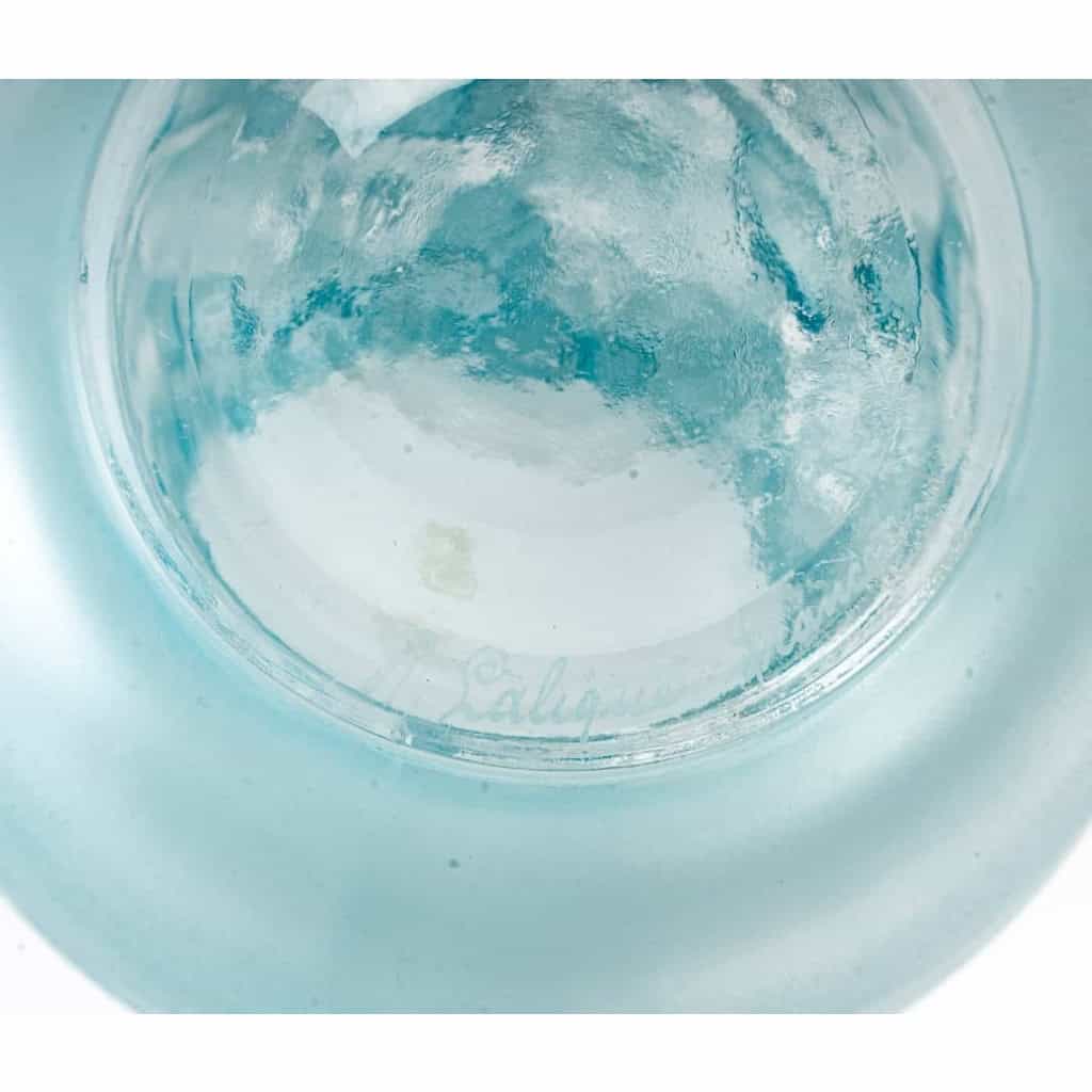 Vase « Borromée » verre blanc patiné turquoise de René LALIQUE | Biron Vase "Borromée" verre blanc patiné turquoise de René LALIQUE