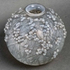 Vase « Druides » verre opalescent patiné gris de René LALIQUE | Biron Vase "Druides" verre opalescent patiné gris de René LALIQUE