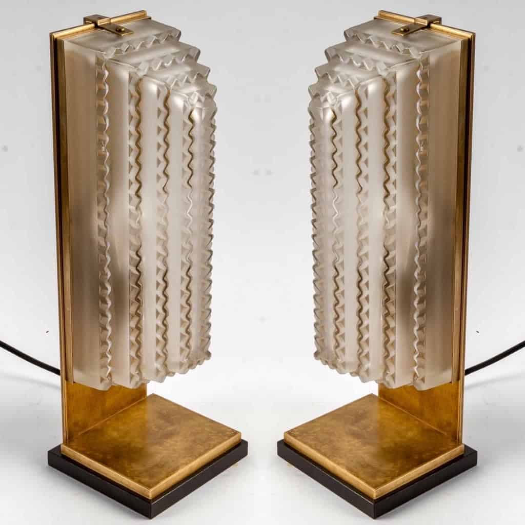 Paire de Lampes Art Déco « Normandie » verre blanc de René LALIQUE | Biron Paire de Lampes Art Déco "Normandie" verre blanc de René LALIQUE