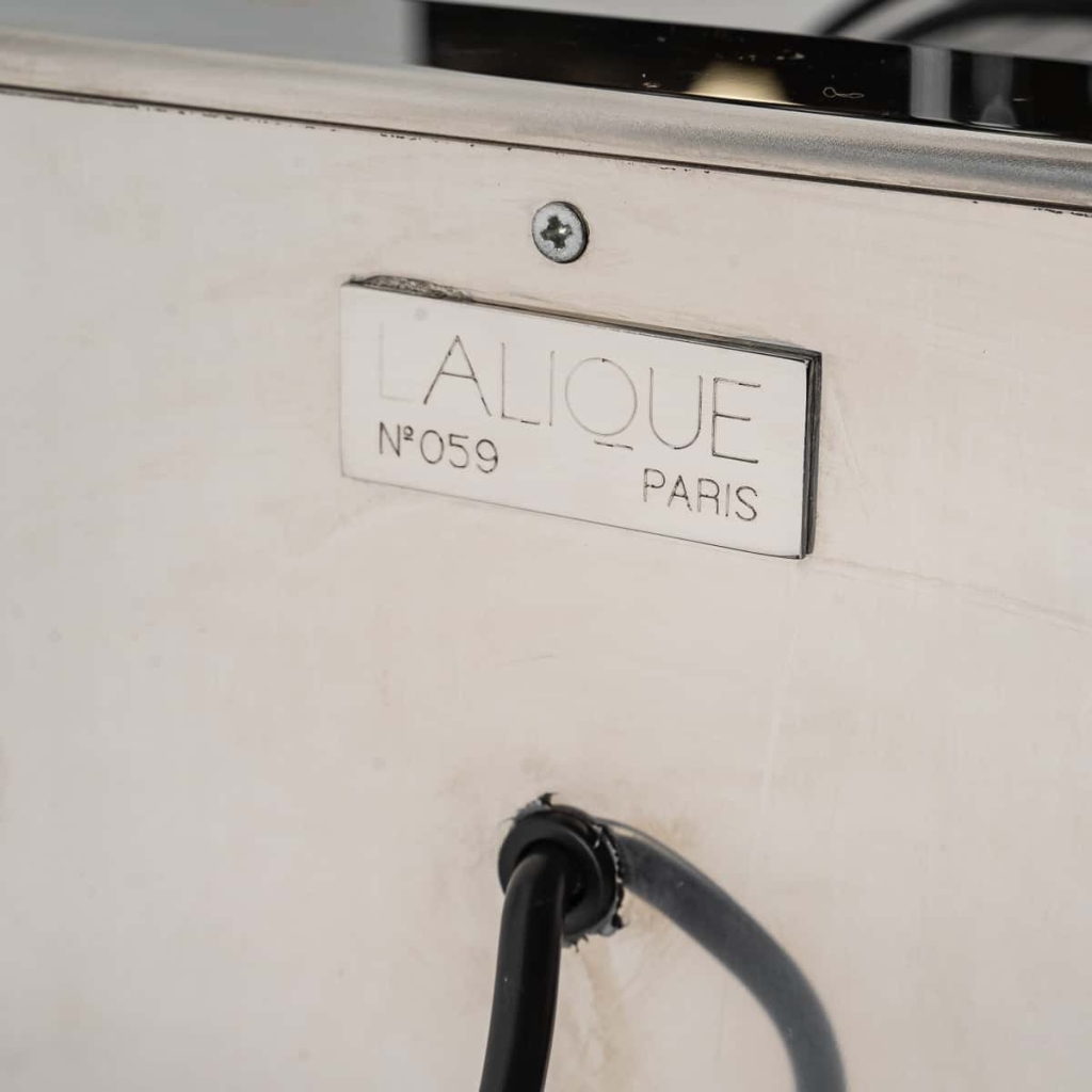 Paire de Lampes « Raisins » cristal blanc et acier nickelé de LALIQUE France | Biron Paire de Lampes "Raisins" cristal blanc et acier nickelé de LALIQUE France