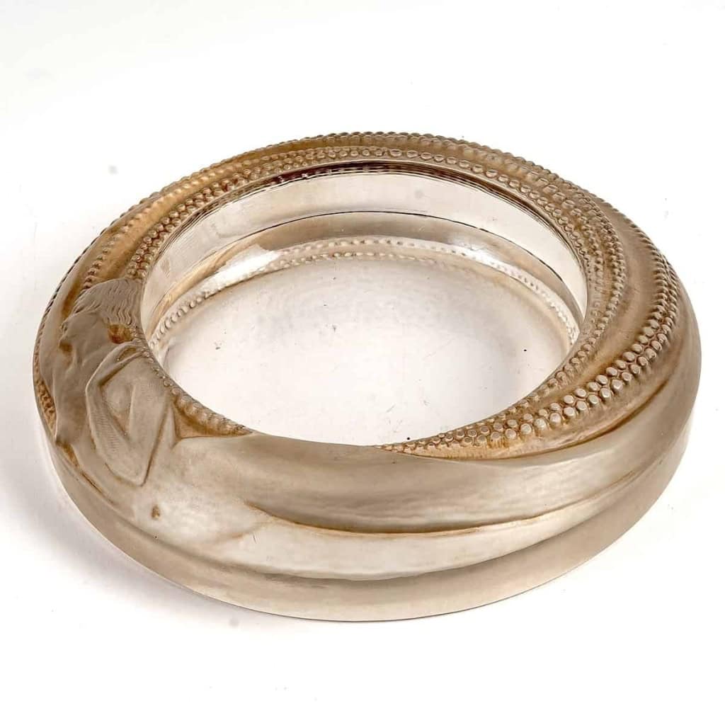 Cendrier « Anthéor » verre blanc patiné sépia de René LALIQUE | Biron Cendrier "Anthéor" verre blanc patiné sépia de René LALIQUE