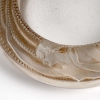 Cendrier « Anthéor » verre blanc patiné sépia de René LALIQUE | Biron Cendrier "Anthéor" verre blanc patiné sépia de René LALIQUE