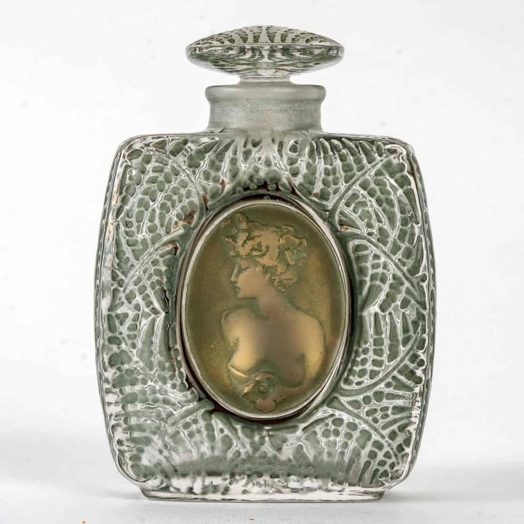 Flacon « Fougères » verre blanc patiné vert de René LALIQUE | Biron |||||||||