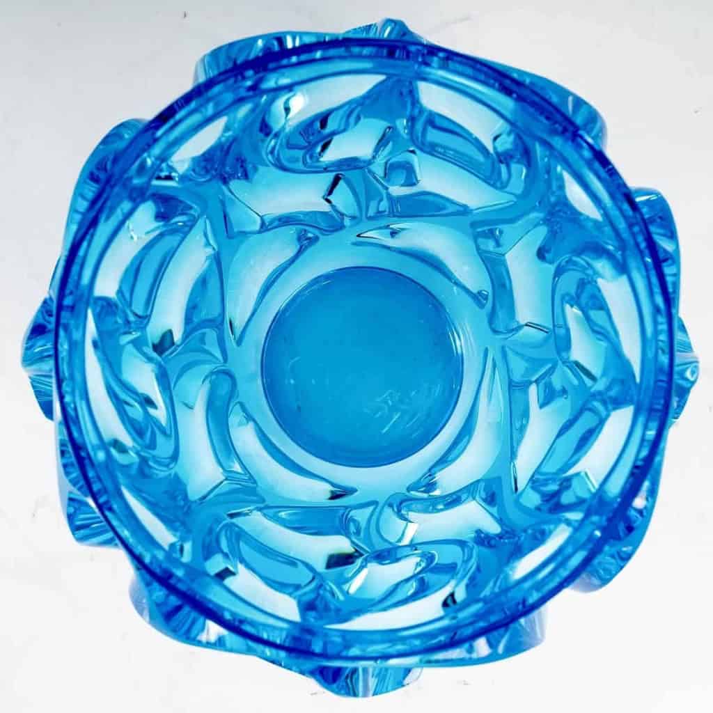 Vase « Tourbillons » cristal bleu électrique de LALIQUE FRANCE | Biron Vase "Tourbillons" cristal bleu électrique de LALIQUE FRANCE