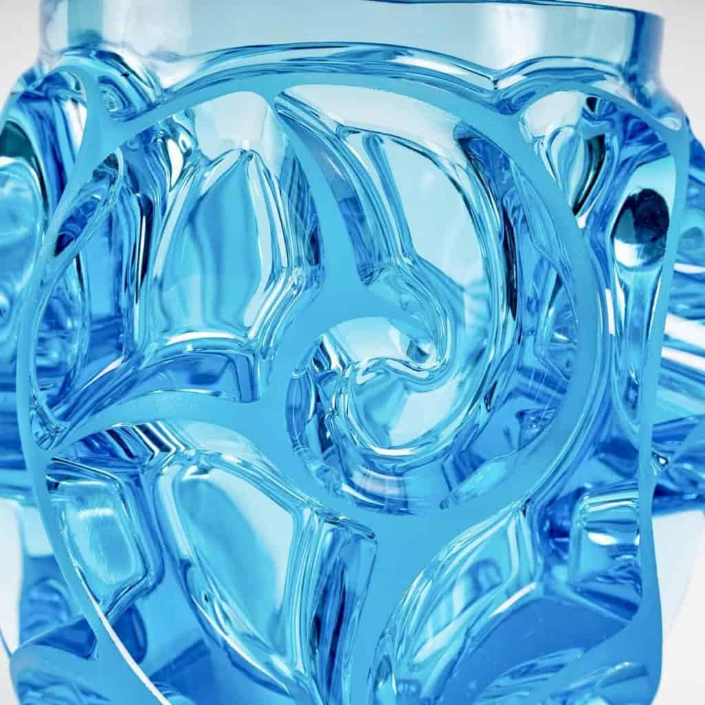 Vase « Tourbillons » cristal bleu électrique de LALIQUE FRANCE | Biron Vase "Tourbillons" cristal bleu électrique de LALIQUE FRANCE