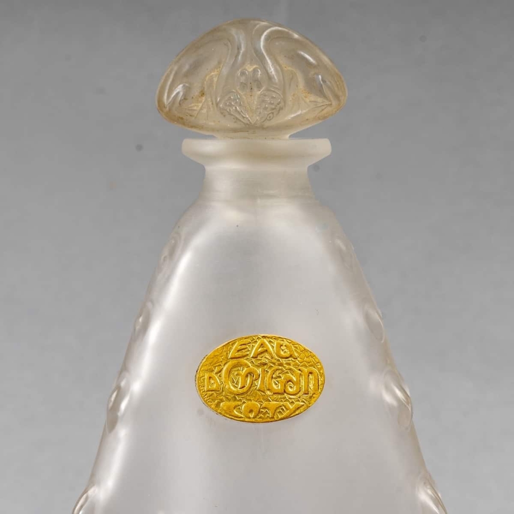 Trois Flacons « L’Origan » verre blanc de René LALIQUE pour Coty | Biron Trois Flacons "L'Origan" verre blanc de René LALIQUE pour Coty