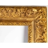 Cadre en bois sculpté doré d’époque Louis XIV | Biron Cadre en bois sculpté doré d'époque Louis XIV