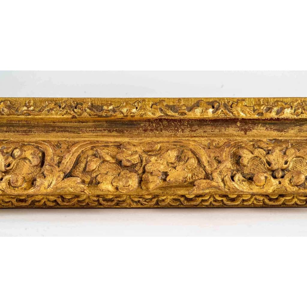Cadre en bois sculpté doré d’époque Louis XIV | Biron Cadre en bois sculpté doré d'époque Louis XIV
