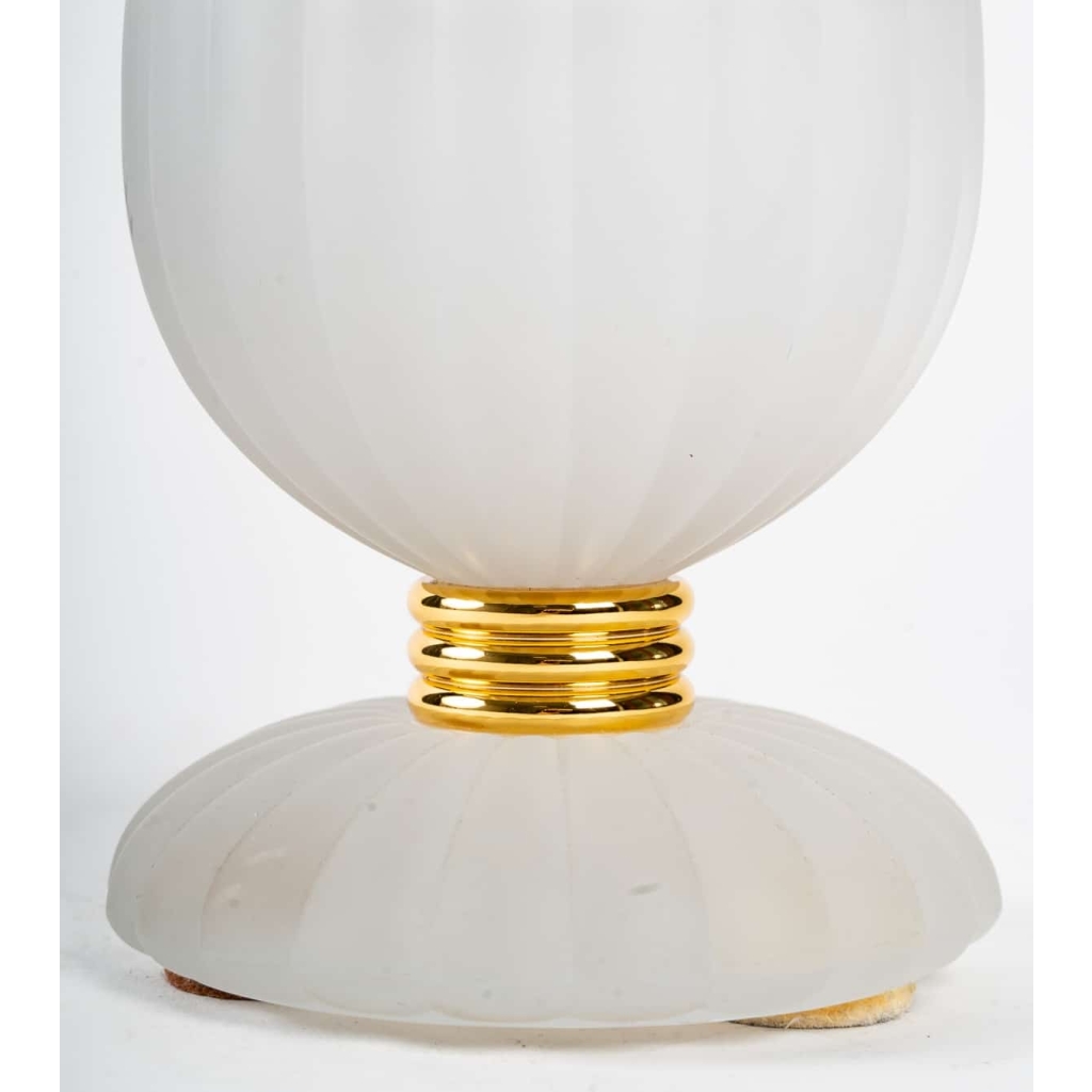 Cristallerie De Baccarat, Pendule « L’Oeuf » | Biron Cristallerie De Baccarat, Pendule "L'Oeuf"