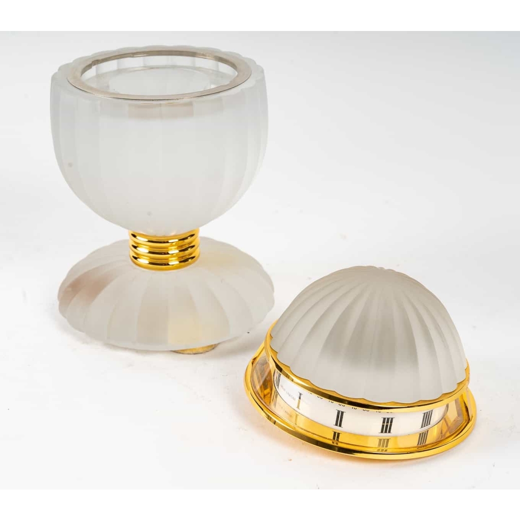 Cristallerie De Baccarat, Pendule « L’Oeuf » | Biron Cristallerie De Baccarat, Pendule "L'Oeuf"