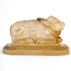 Presse-Papiers « Taureau Sacré » verre blanc patiné sépia de René LALIQUE pour La Royal Dutch | Biron Presse-Papiers "Taureau Sacré" verre blanc patiné sépia de René LALIQUE pour La Royal Dutch