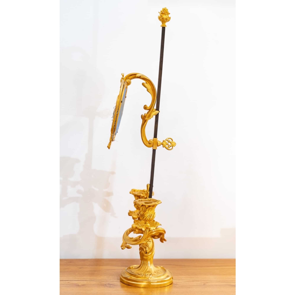 Lampe à écran de style Rocaille en bronze doré, circa 1880 | Biron Lampe à écran de style Rocaille en bronze doré, circa 1880