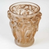 Vase « Bacchantes » verre blanc patiné sépia de René LALIQUE | Biron Vase "Bacchantes" verre blanc patiné sépia de René LALIQUE