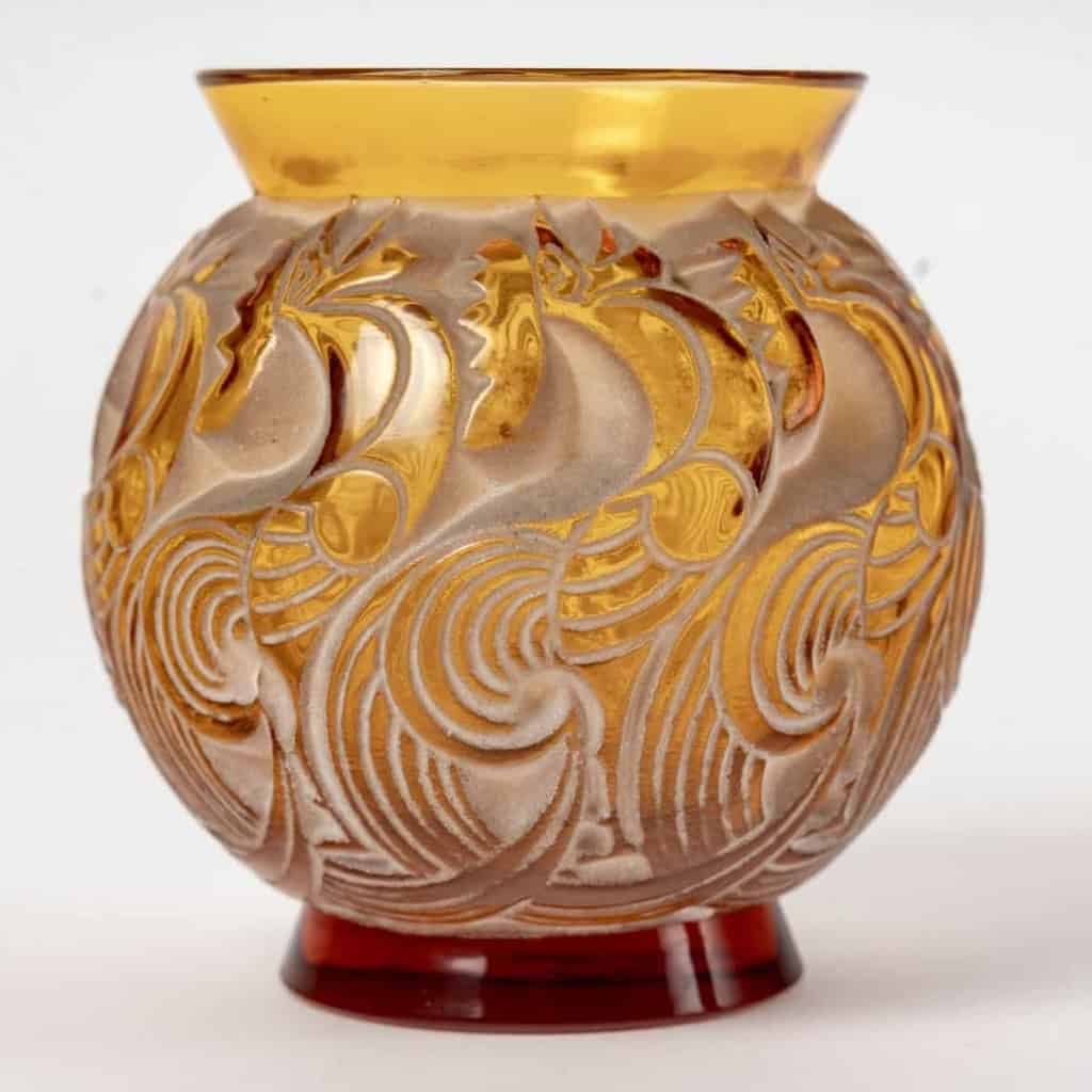 Vase « Le Mans » verre jaune ambré patiné beige de René LALIQUE | Biron |||||||