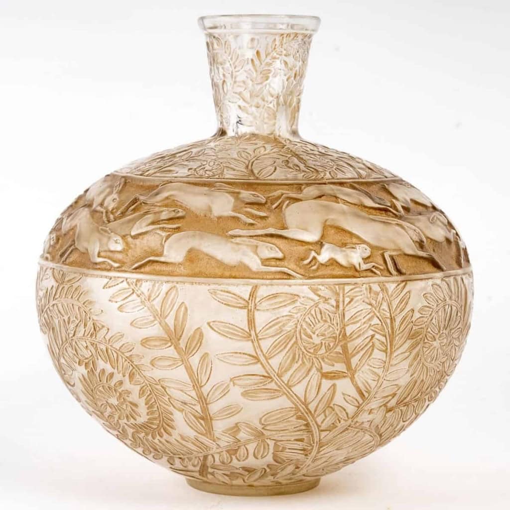 Vase « Lièvres » verre blanc patiné sépia de René LALIQUE | Biron |||||