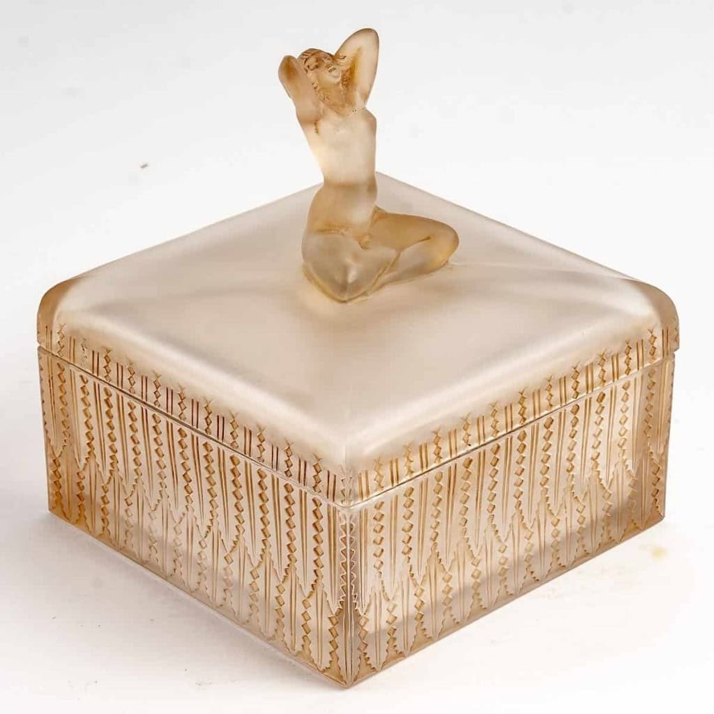 Boîte « Sultane » verre blanc patiné sépia de René LALIQUE | Biron |||||||||