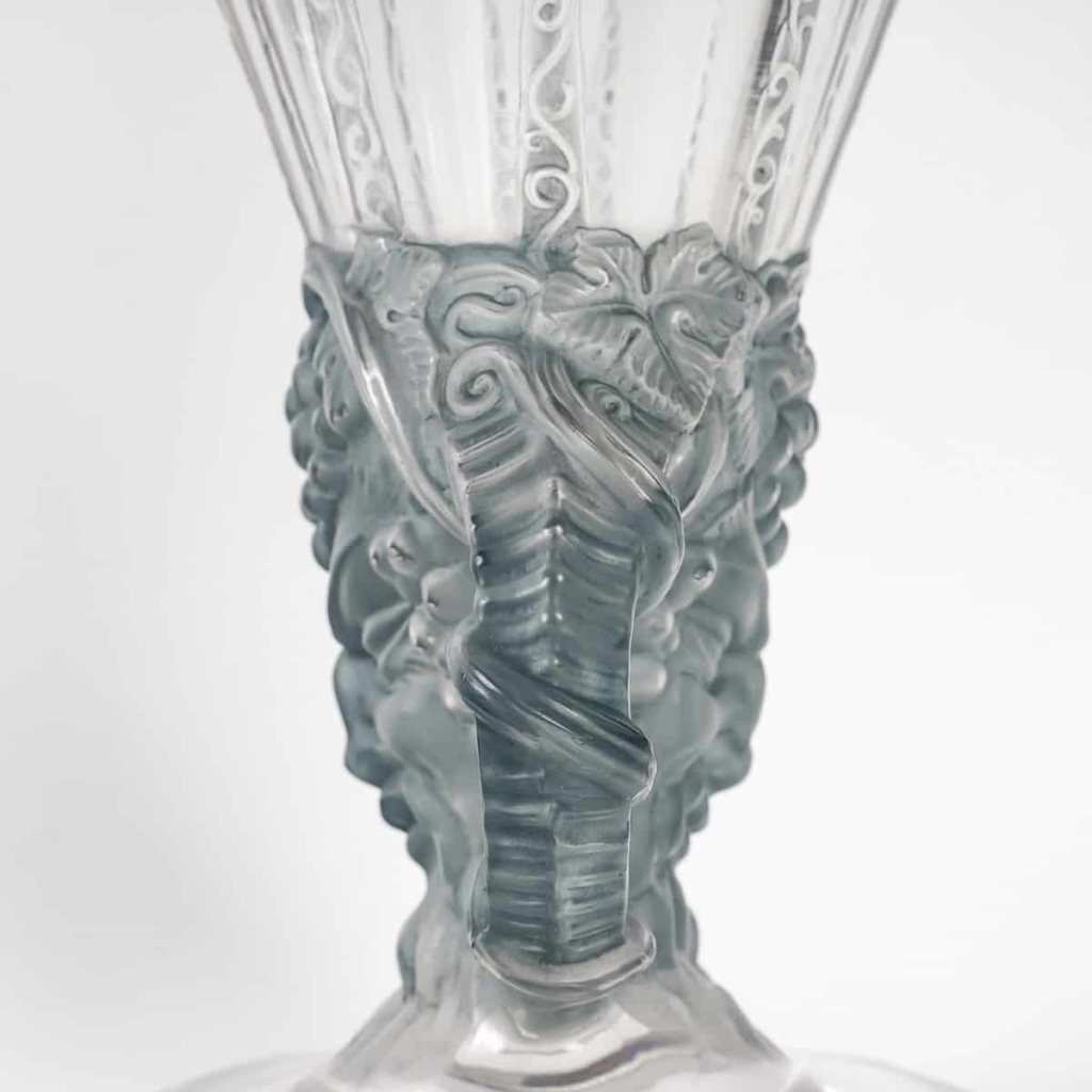 Vase « Faune » cristal blanc patiné bleu de René LALIQUE | Biron Vase "Faune" cristal blanc patiné bleu de René LALIQUE