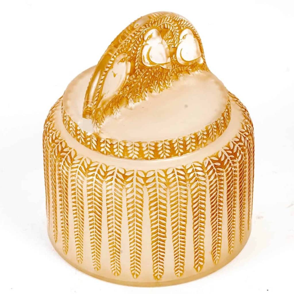 Boîte « Bombay » verre blanc patiné sépia de René LALIQUE | Biron Boîte "Bombay" verre blanc patiné sépia de René LALIQUE