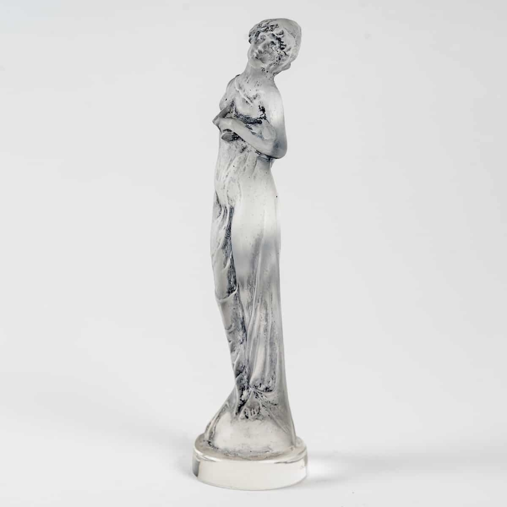 Statuette « Moyenne Voilée » verre blanc patiné bleu de René LALIQUE | Biron |||||||